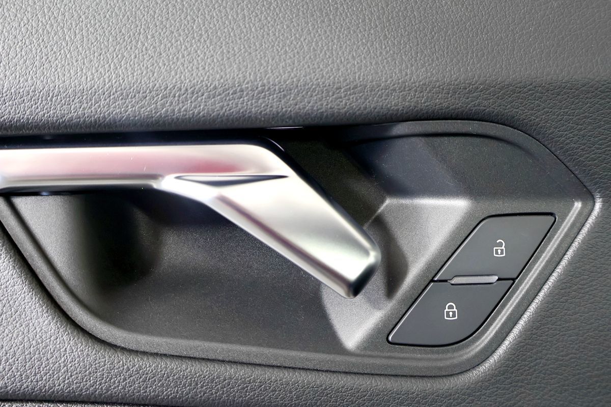 2022 Audi Q3 S line Premium Plus 45 TFSI photo 13