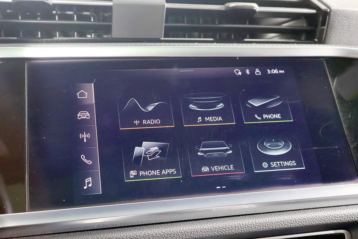 2022 Audi Q3 S line Premium Plus 45 TFSI photo 40