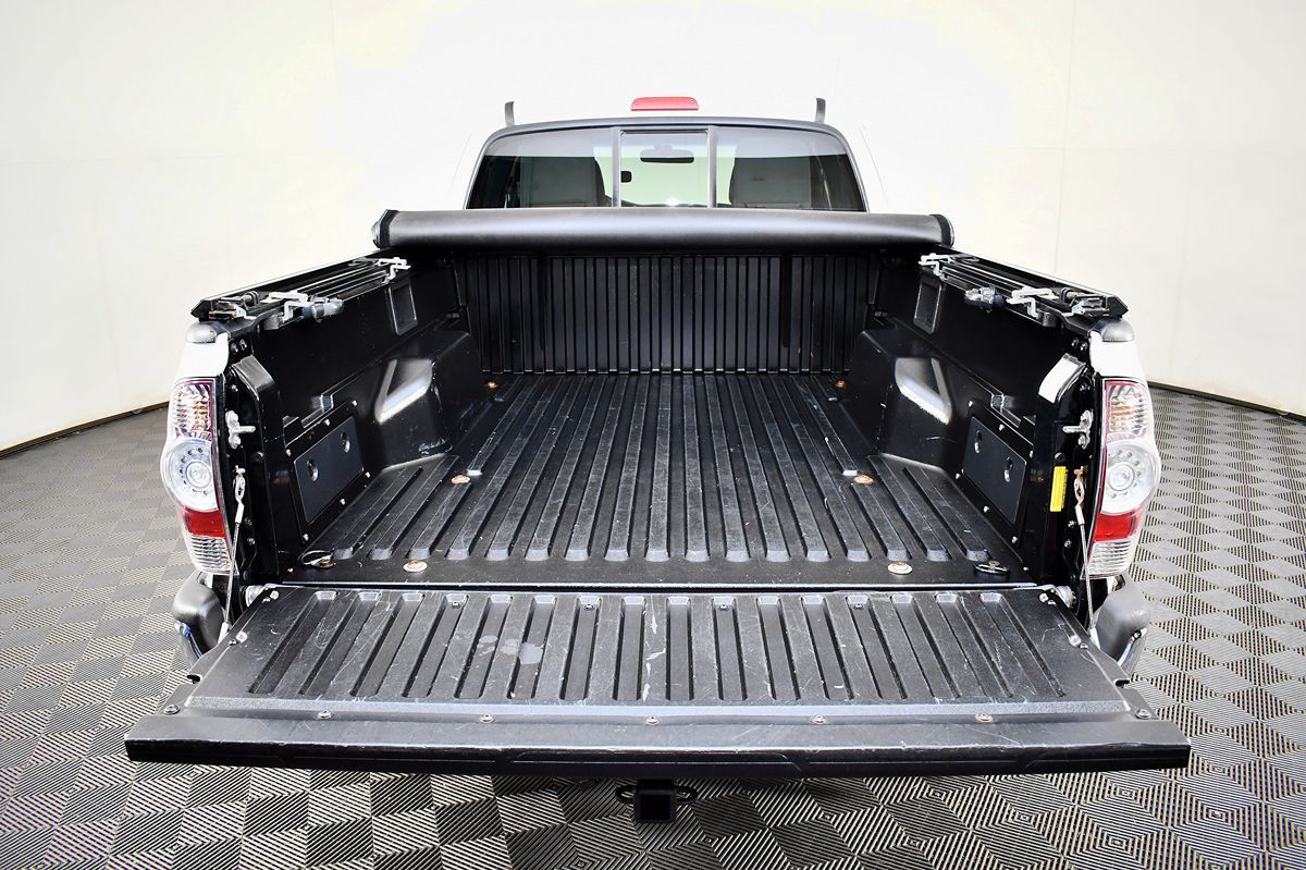 2010 Toyota Tacoma 4x4 Access Cab photo 11