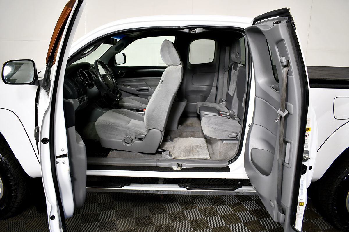 2010 Toyota Tacoma 4x4 Access Cab photo 31