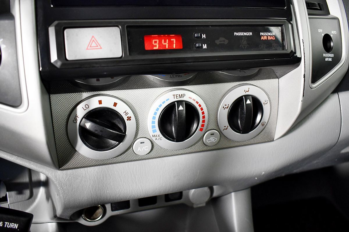 2010 Toyota Tacoma 4x4 Access Cab photo 28