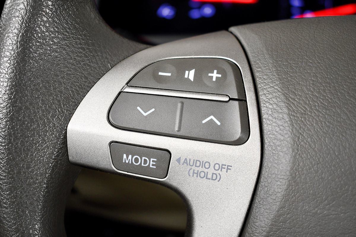 2010 Toyota Camry LE photo 23