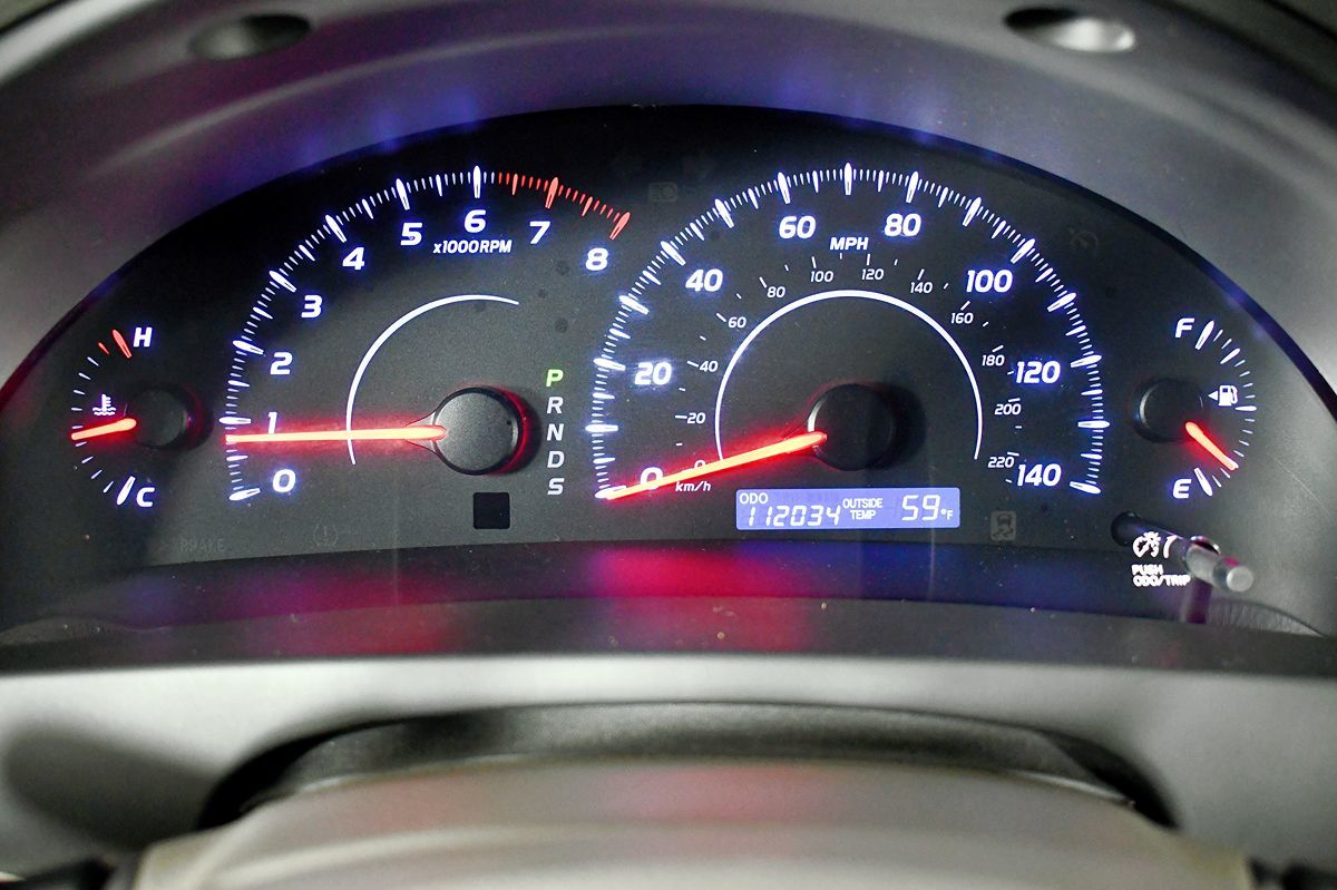 2010 Toyota Camry LE photo 24