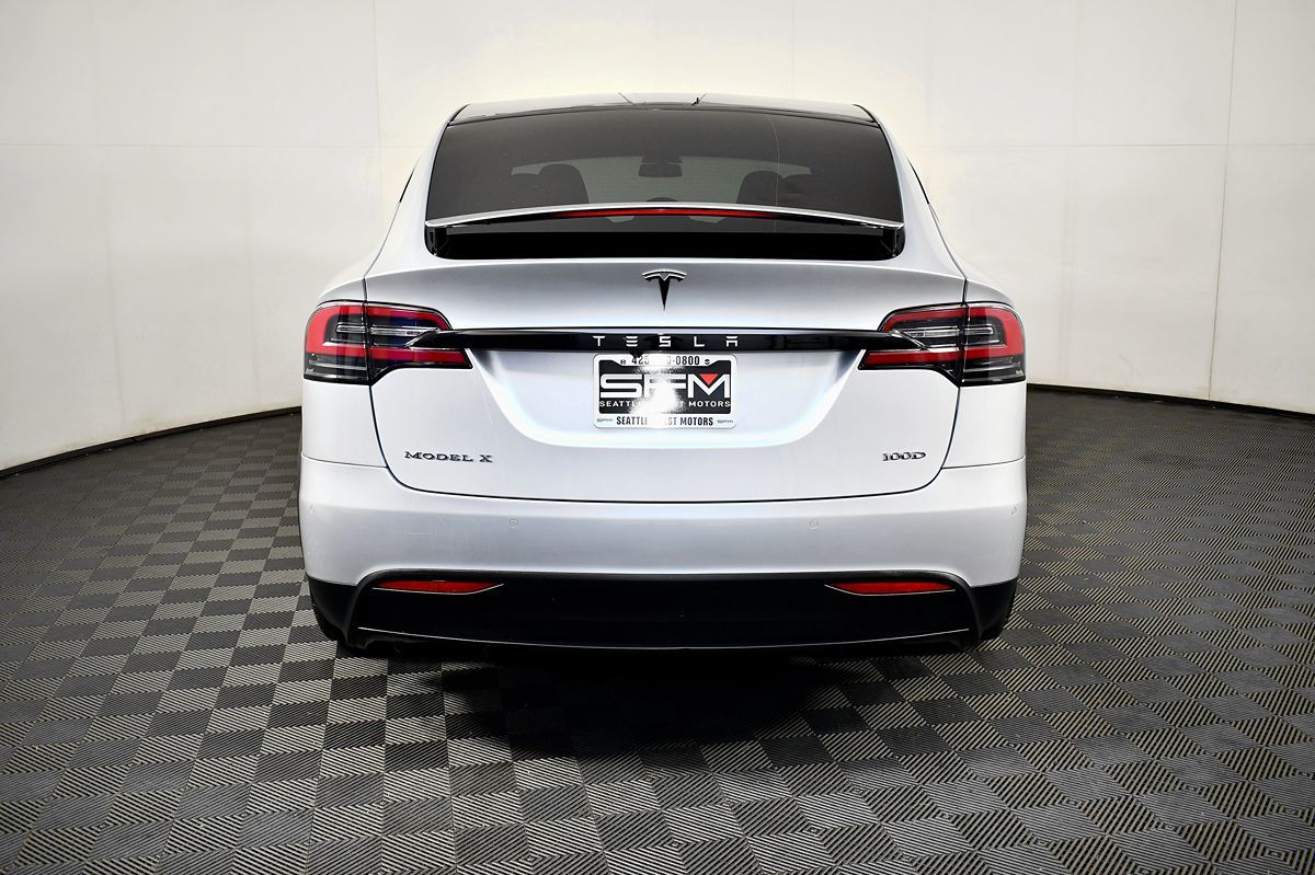 2018 Tesla Model X 100D photo 11