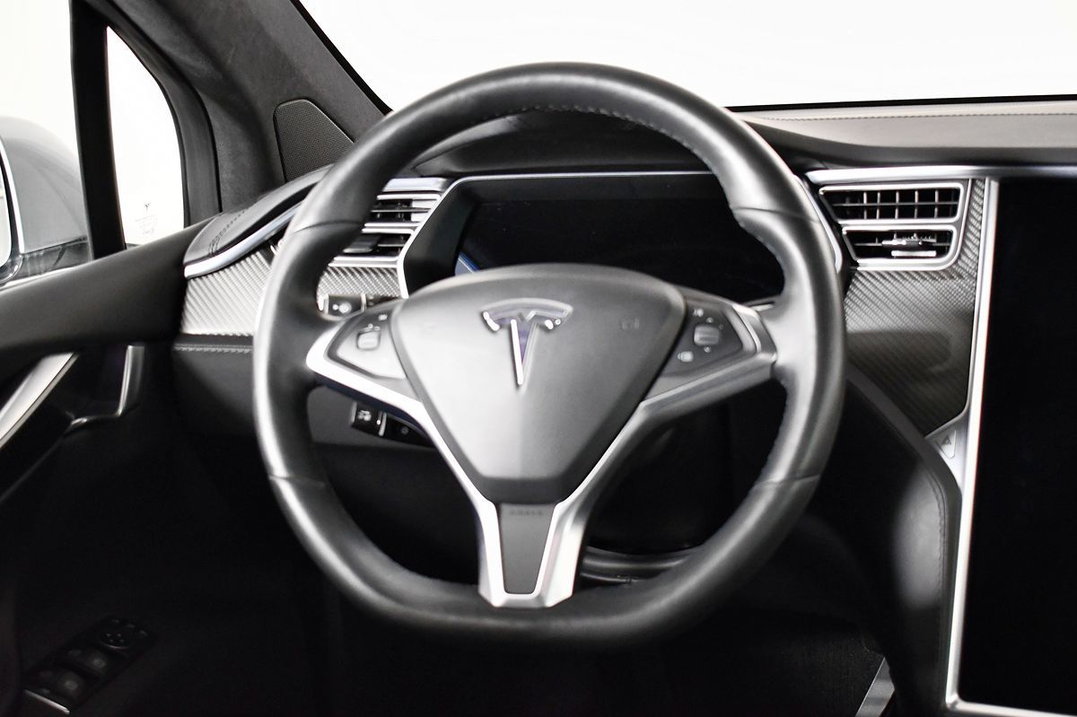 2018 Tesla Model X 100D photo 26