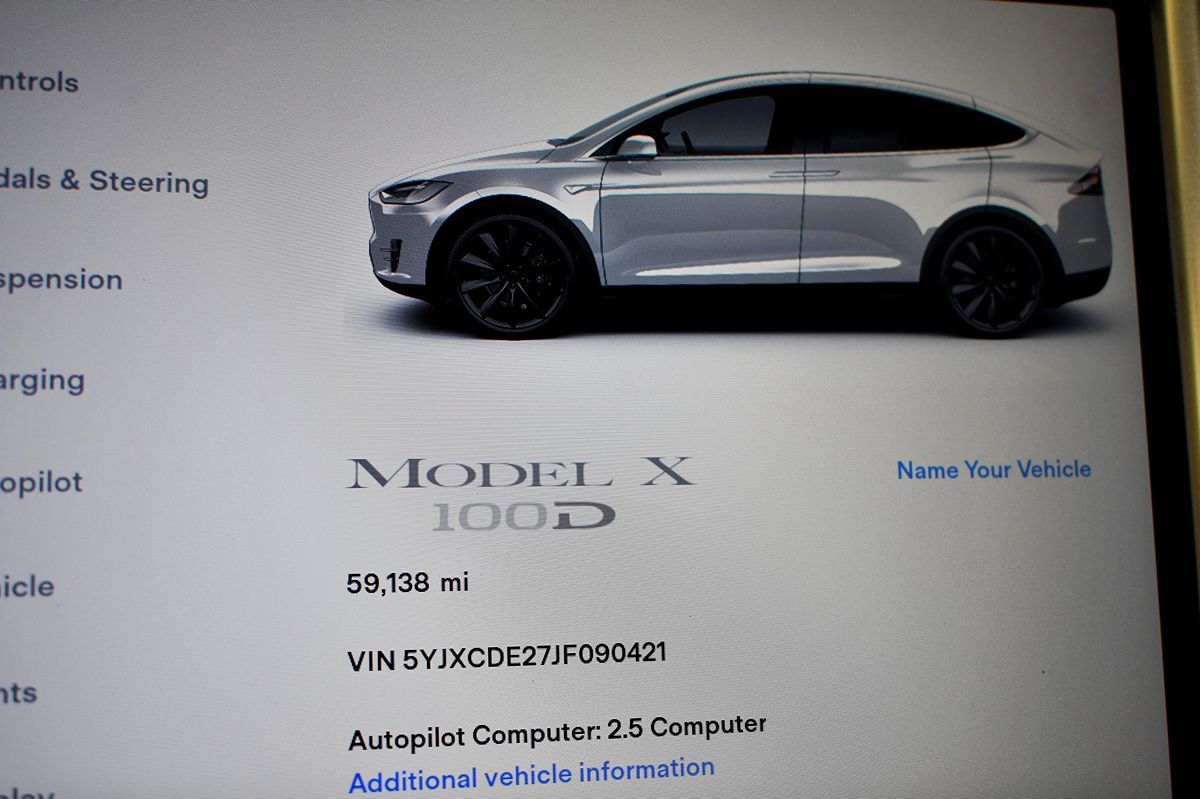 2018 Tesla Model X 100D photo 31
