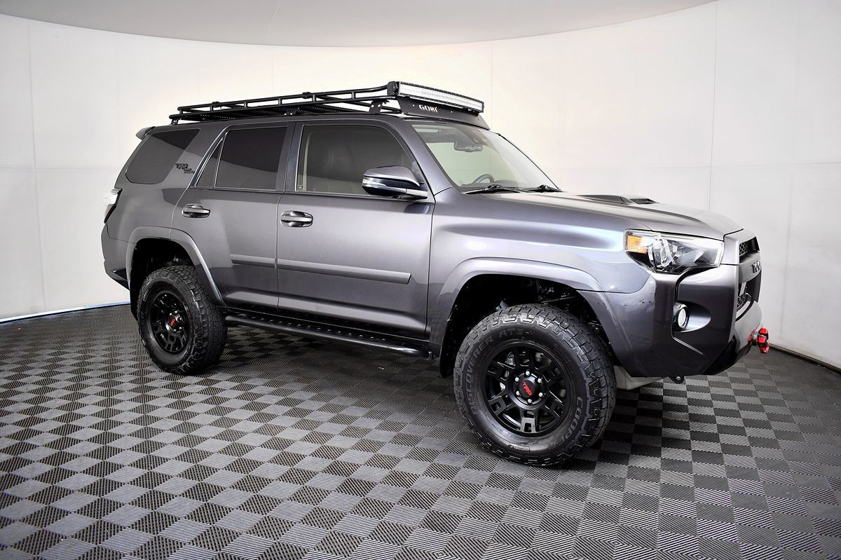 2020 Toyota 4Runner TRD Premium photo 6