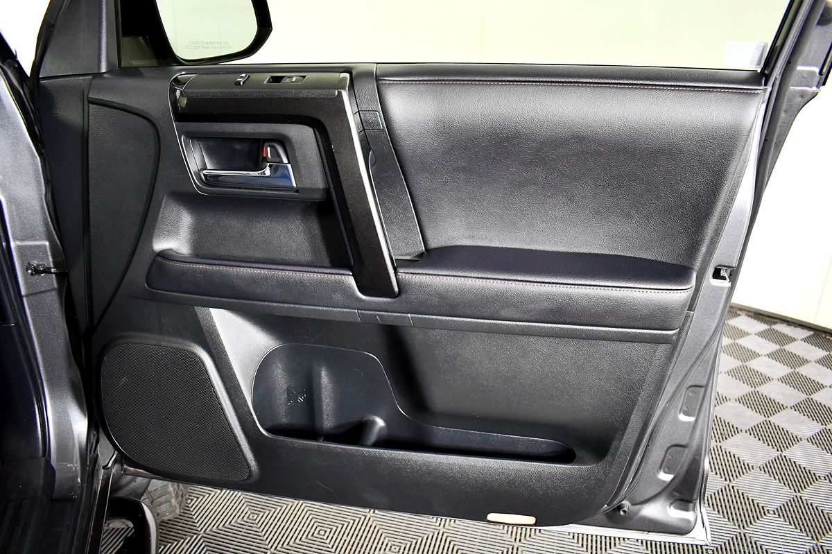 2020 Toyota 4Runner TRD Premium photo 39