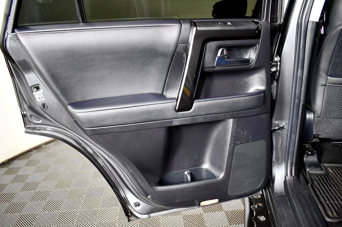2020 Toyota 4Runner TRD Premium photo 45