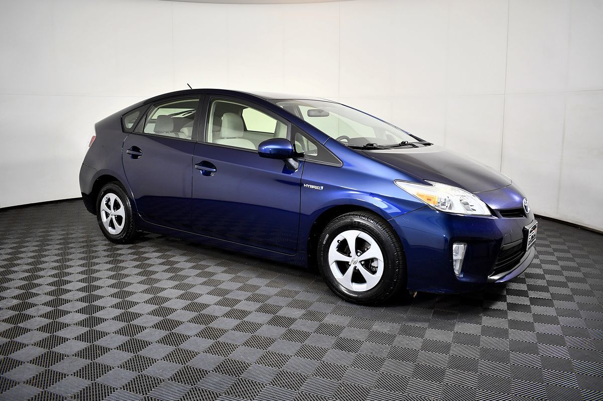 2014 Toyota Prius Two photo 6
