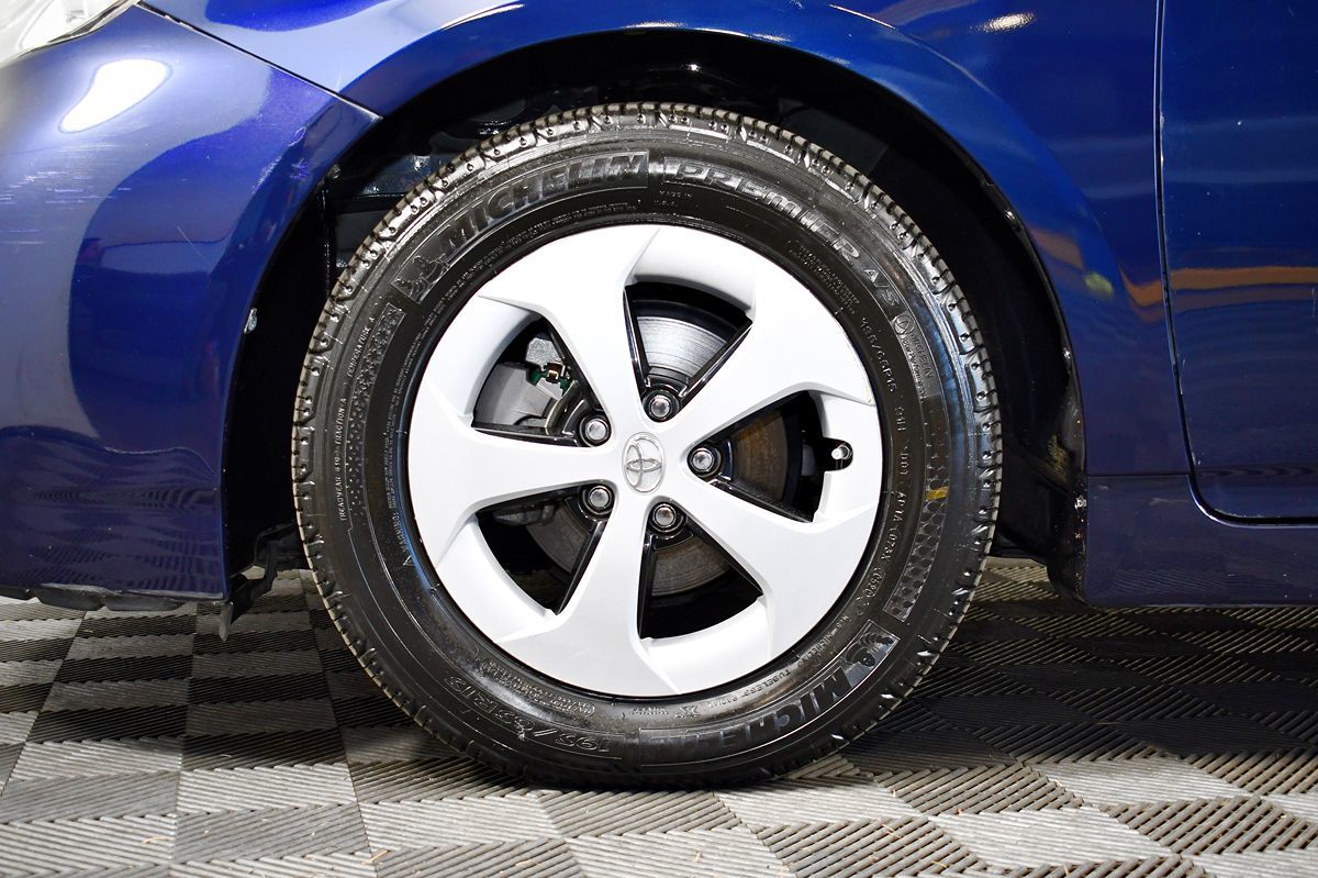 2014 Toyota Prius Two photo 45