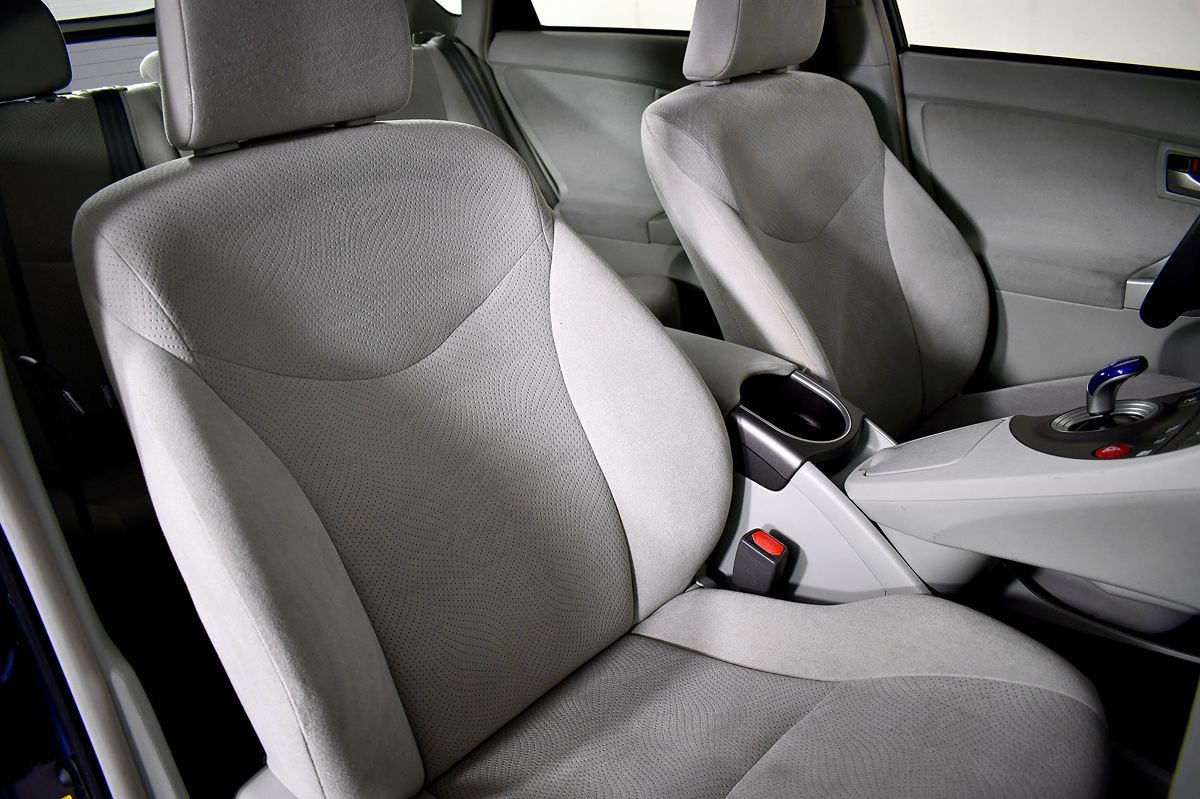 2014 Toyota Prius Two photo 36
