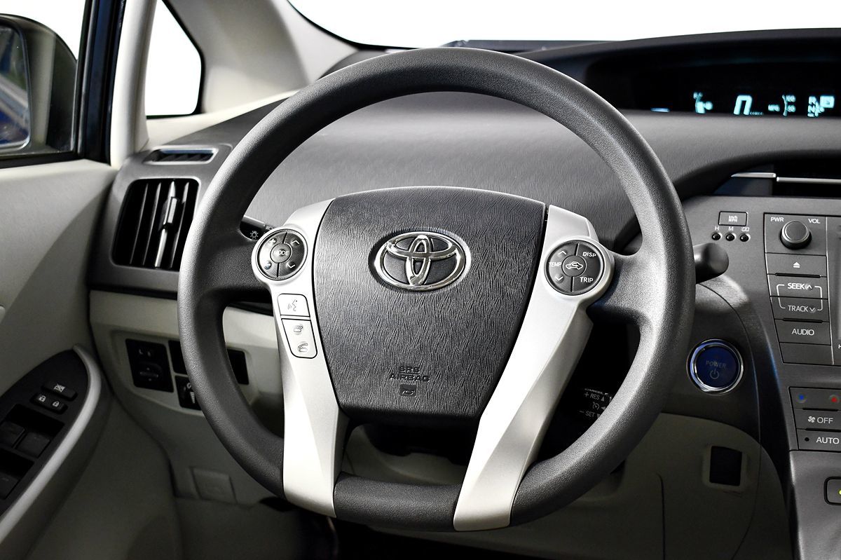2014 Toyota Prius Two photo 22