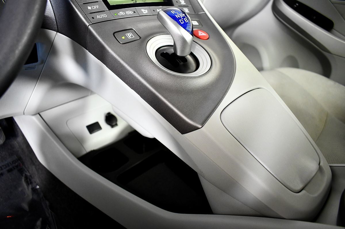 2014 Toyota Prius Two photo 31