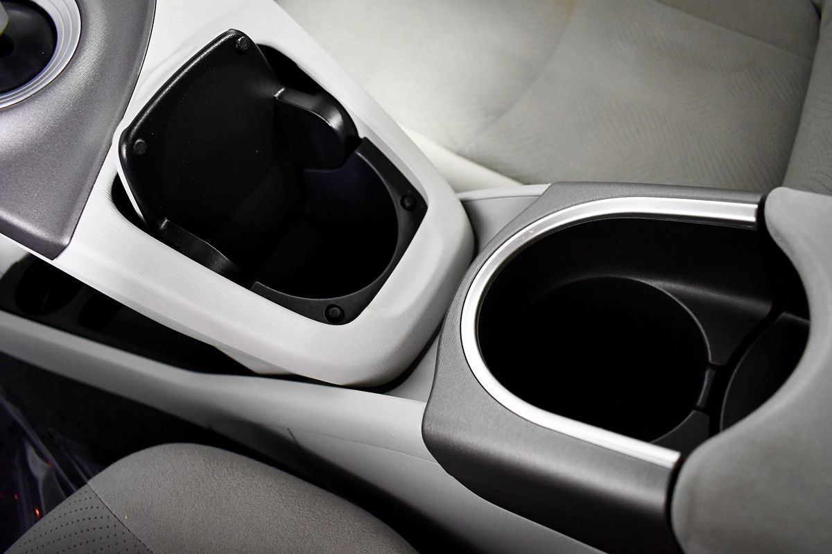 2014 Toyota Prius Two photo 33