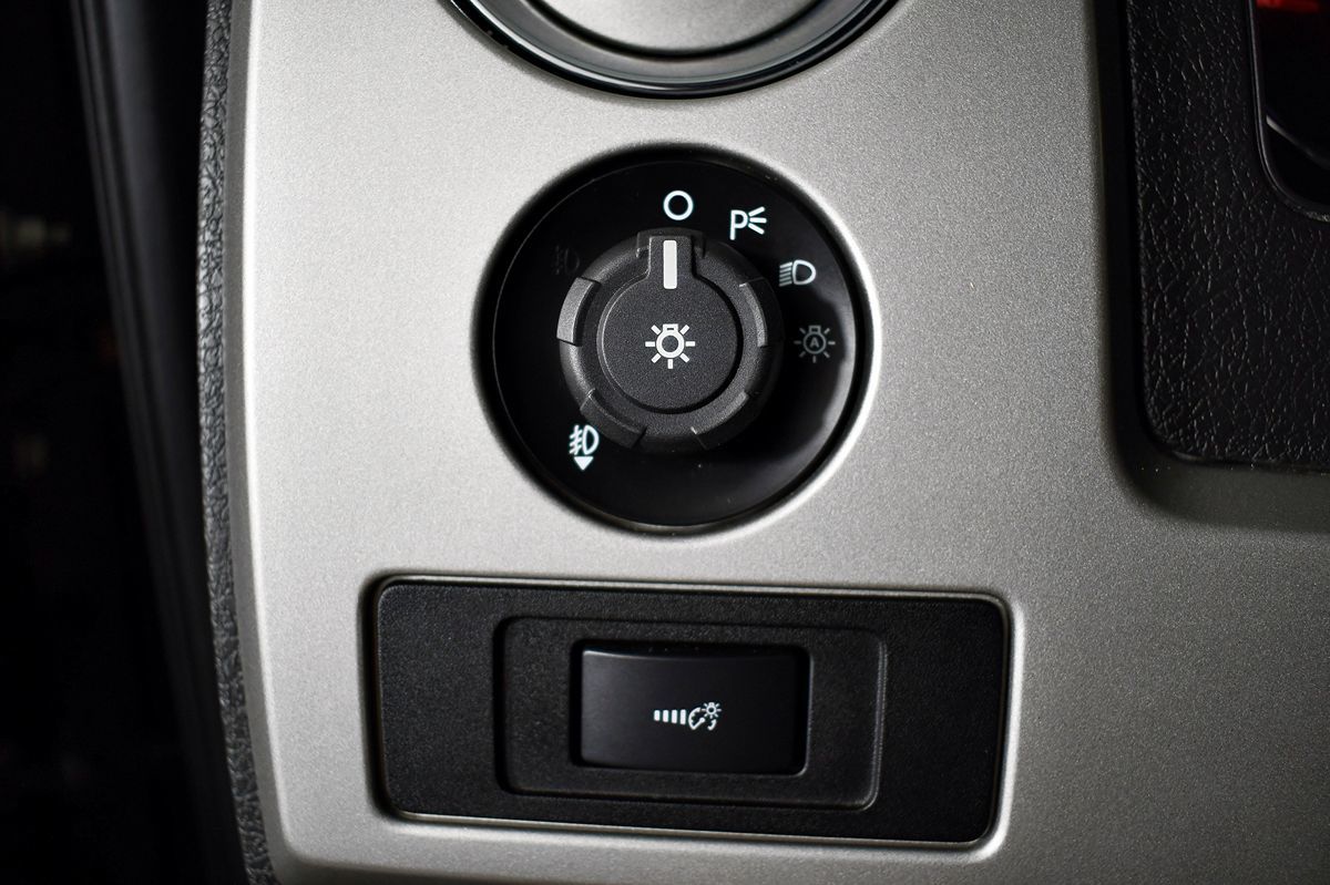 2014 Ford F-150 FX4 photo 35