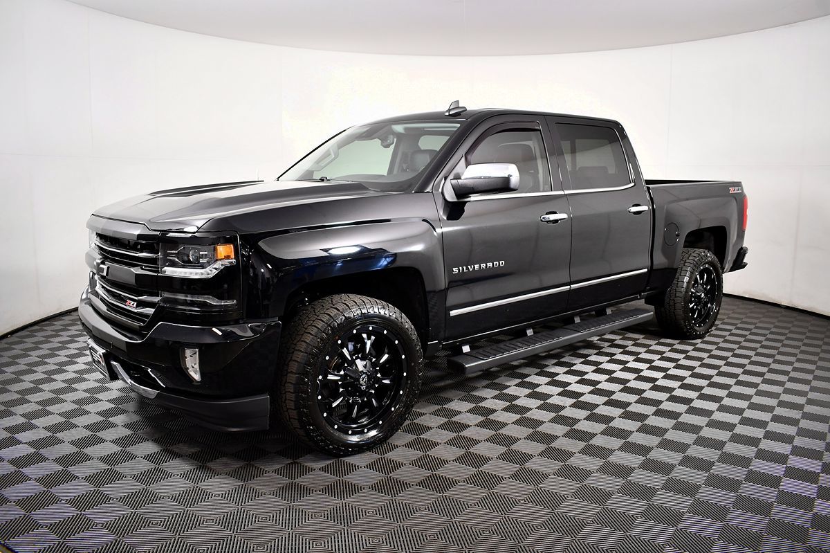2017 Chevrolet Silverado 1500 LTZ photo 2