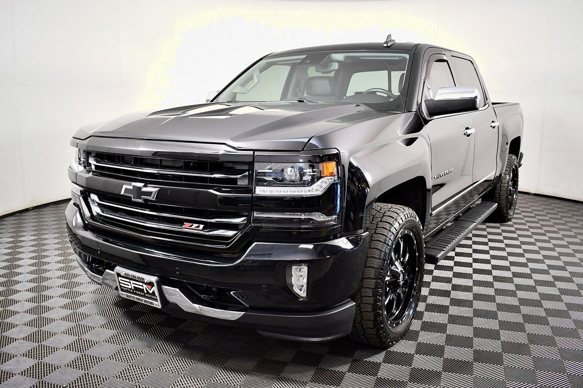 2017 Chevrolet Silverado 1500 LTZ photo 3
