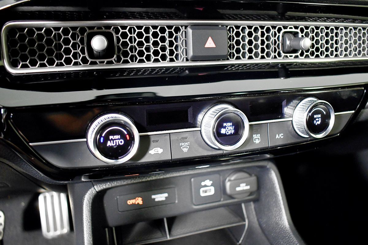 2024 Honda Civic Hatchback Sport photo 26