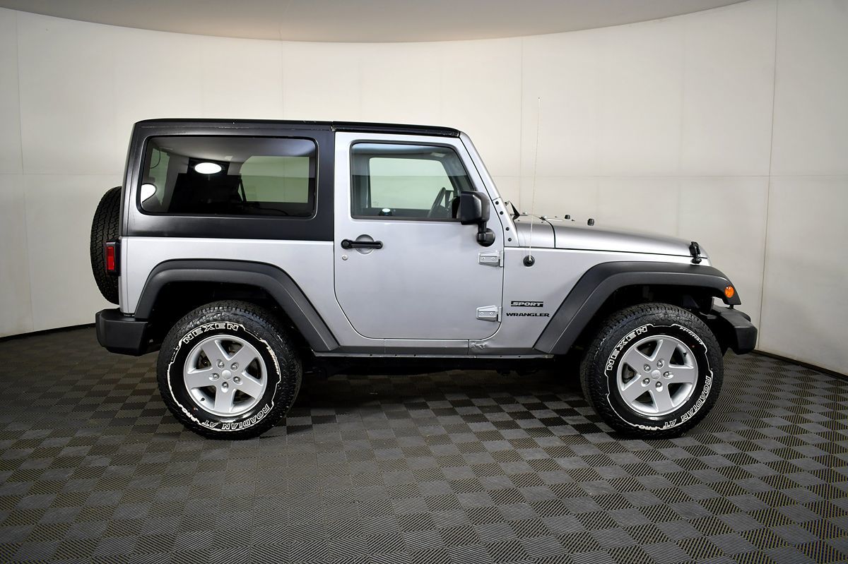 2016 Jeep Wrangler Sport photo 7