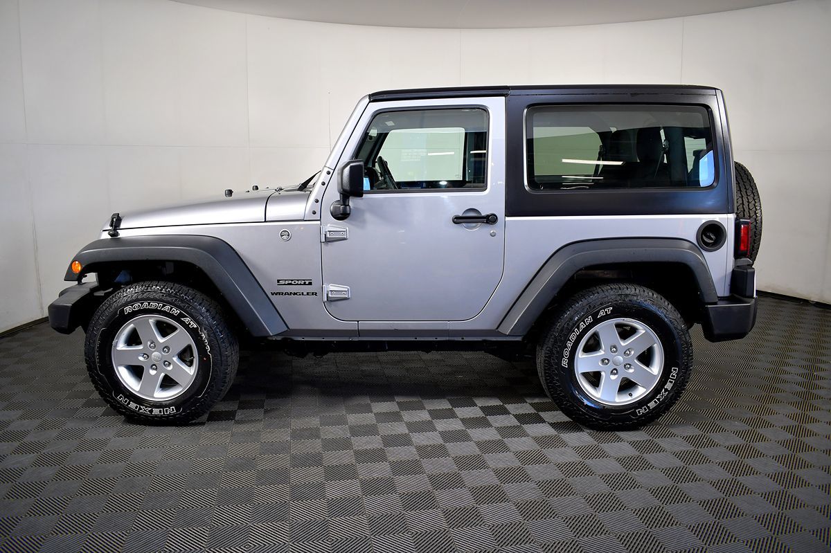 2016 Jeep Wrangler Sport photo 13