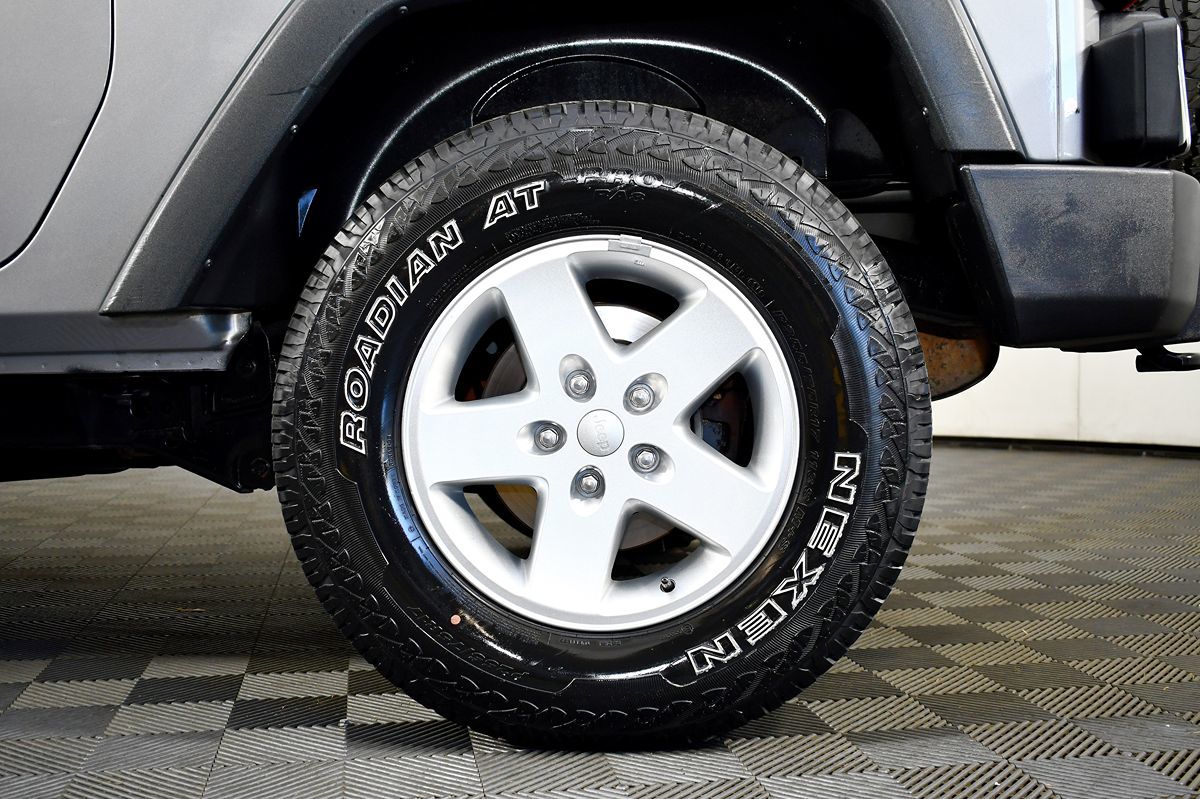 2016 Jeep Wrangler Sport photo 40