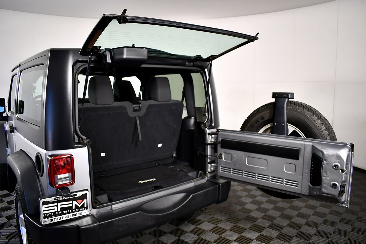 2016 Jeep Wrangler Sport photo 14