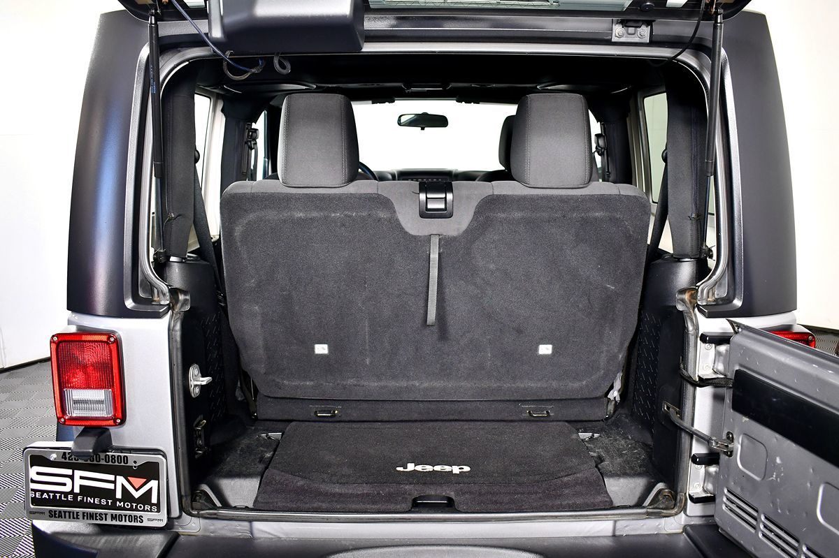 2016 Jeep Wrangler Sport photo 15