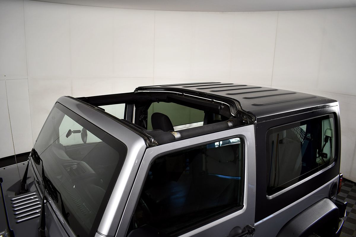 2016 Jeep Wrangler Sport photo 16