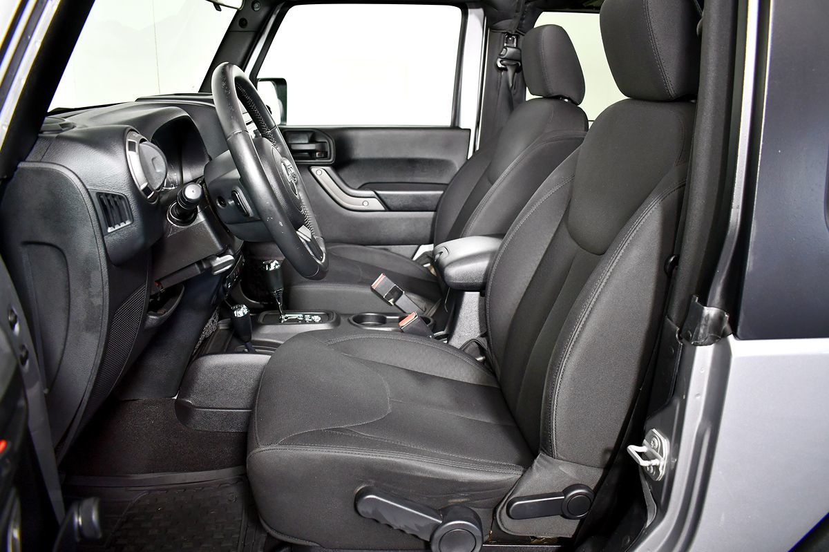 2016 Jeep Wrangler Sport photo 17