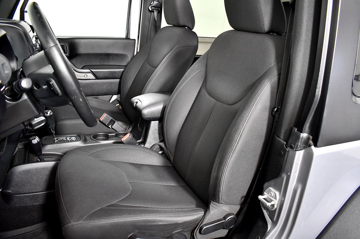 2016 Jeep Wrangler Sport photo 18
