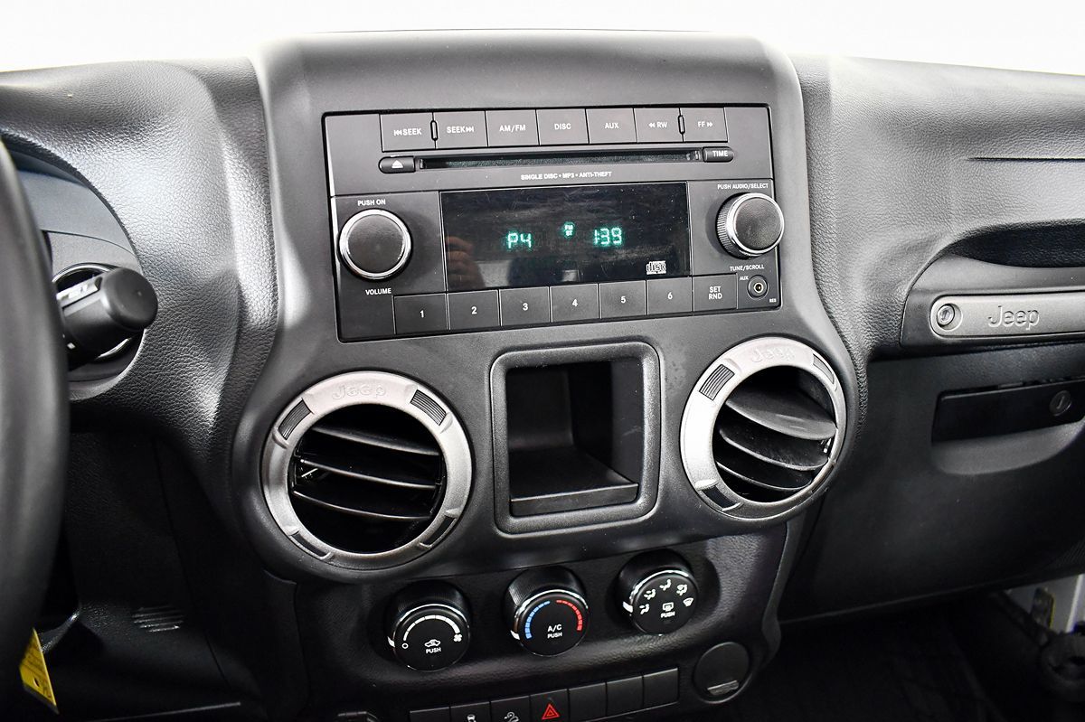 2016 Jeep Wrangler Sport photo 24
