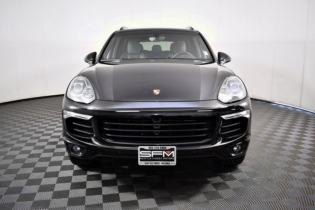 2017 Porsche Cayenne Platinum Edition photo 2