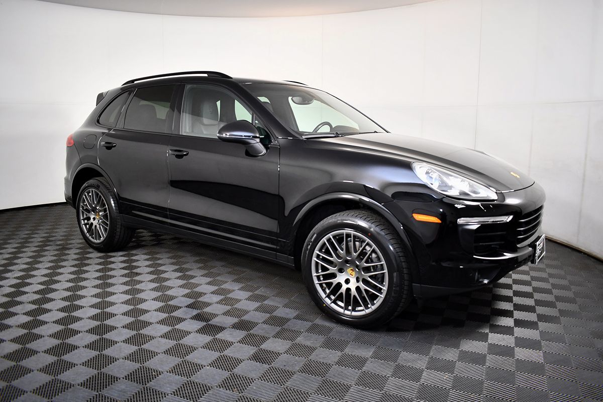 2017 Porsche Cayenne Platinum Edition photo 4