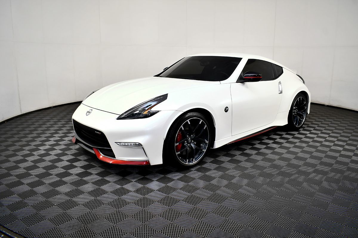 2017 Nissan 370Z Nismo Tech photo 2
