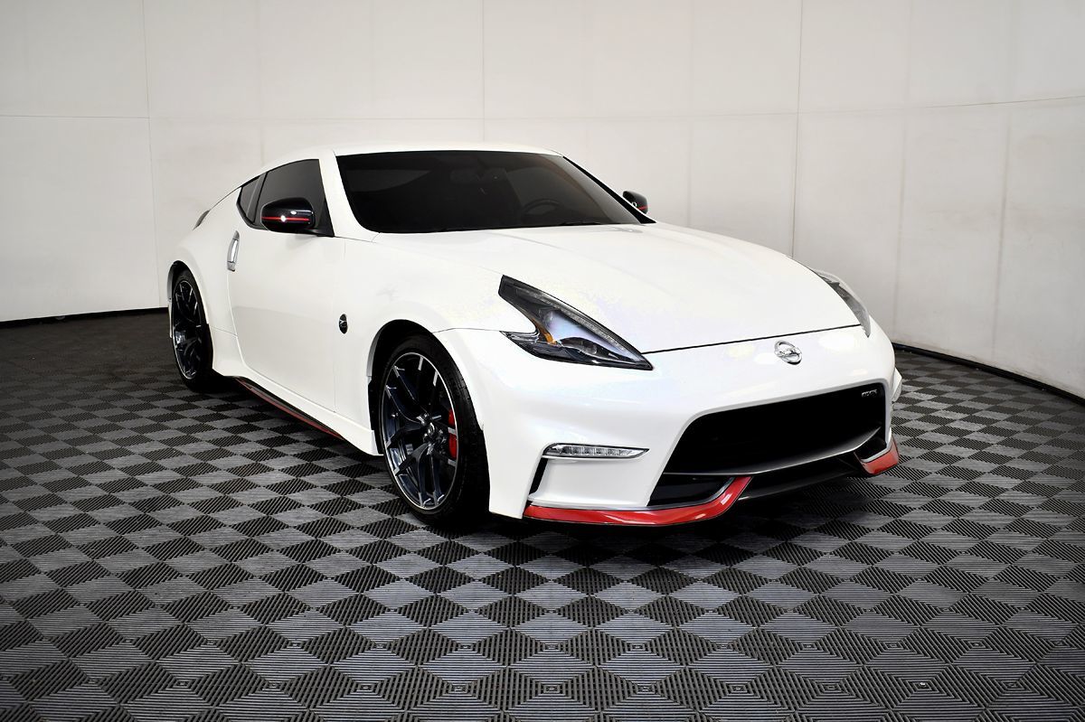 2017 Nissan 370Z Nismo Tech photo 4