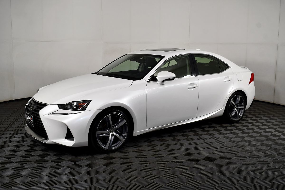 2017 Lexus IS 300 photo 2