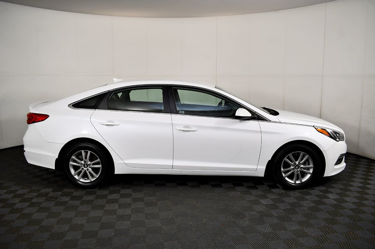 2015 Hyundai Sonata SE photo 4