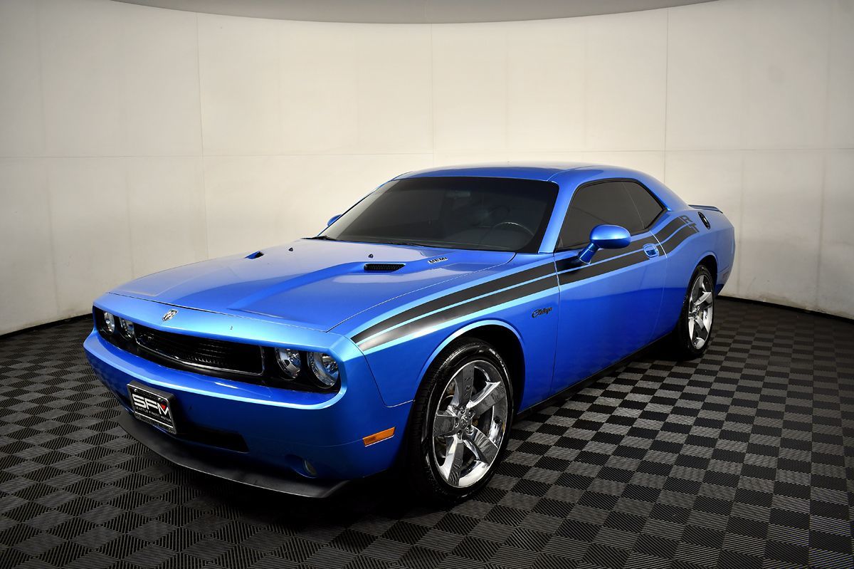 2009 Dodge Challenger R/T photo 3