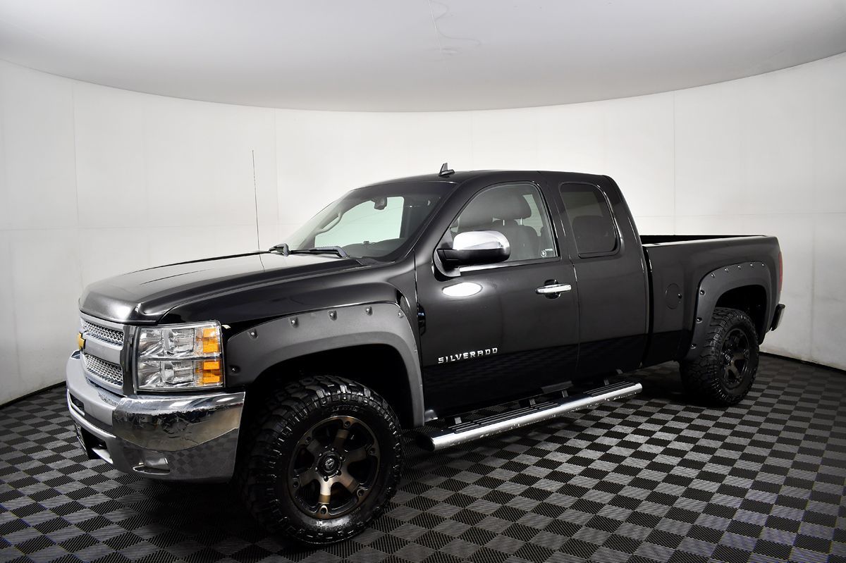2013 Chevrolet Silverado 1500 LT photo 2