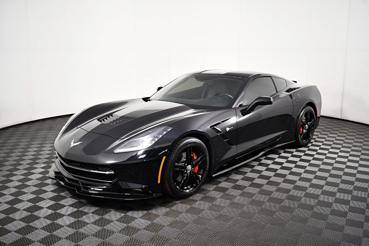 2016 Chevrolet Corvette 1LT photo 3