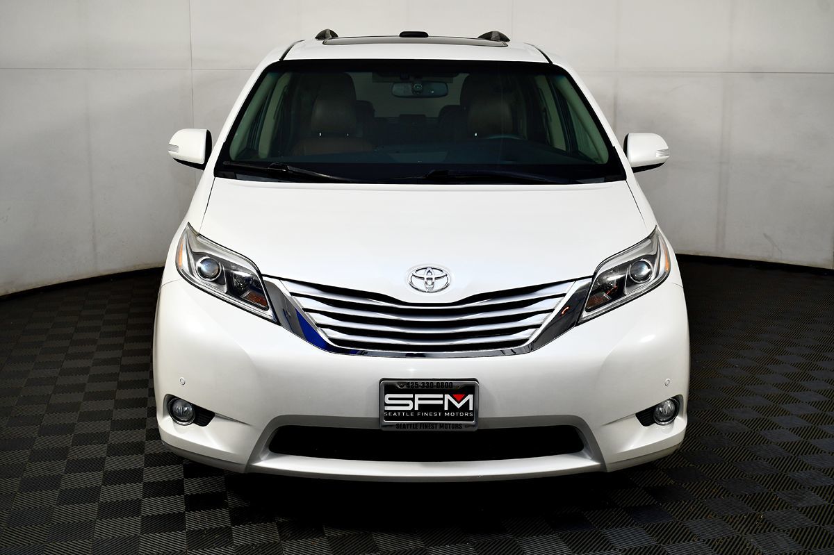 2015 Toyota Sienna Limited Premium photo 3