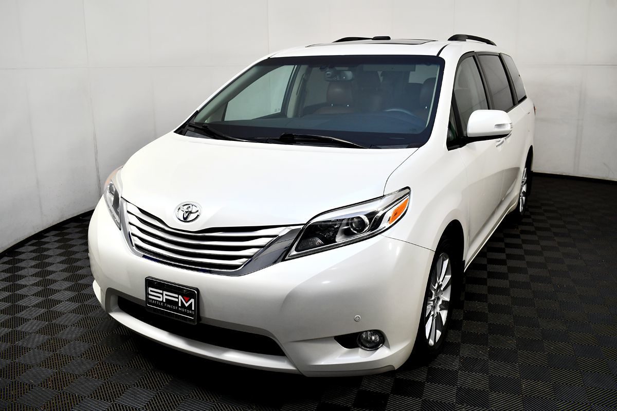 2015 Toyota Sienna Limited Premium photo 2