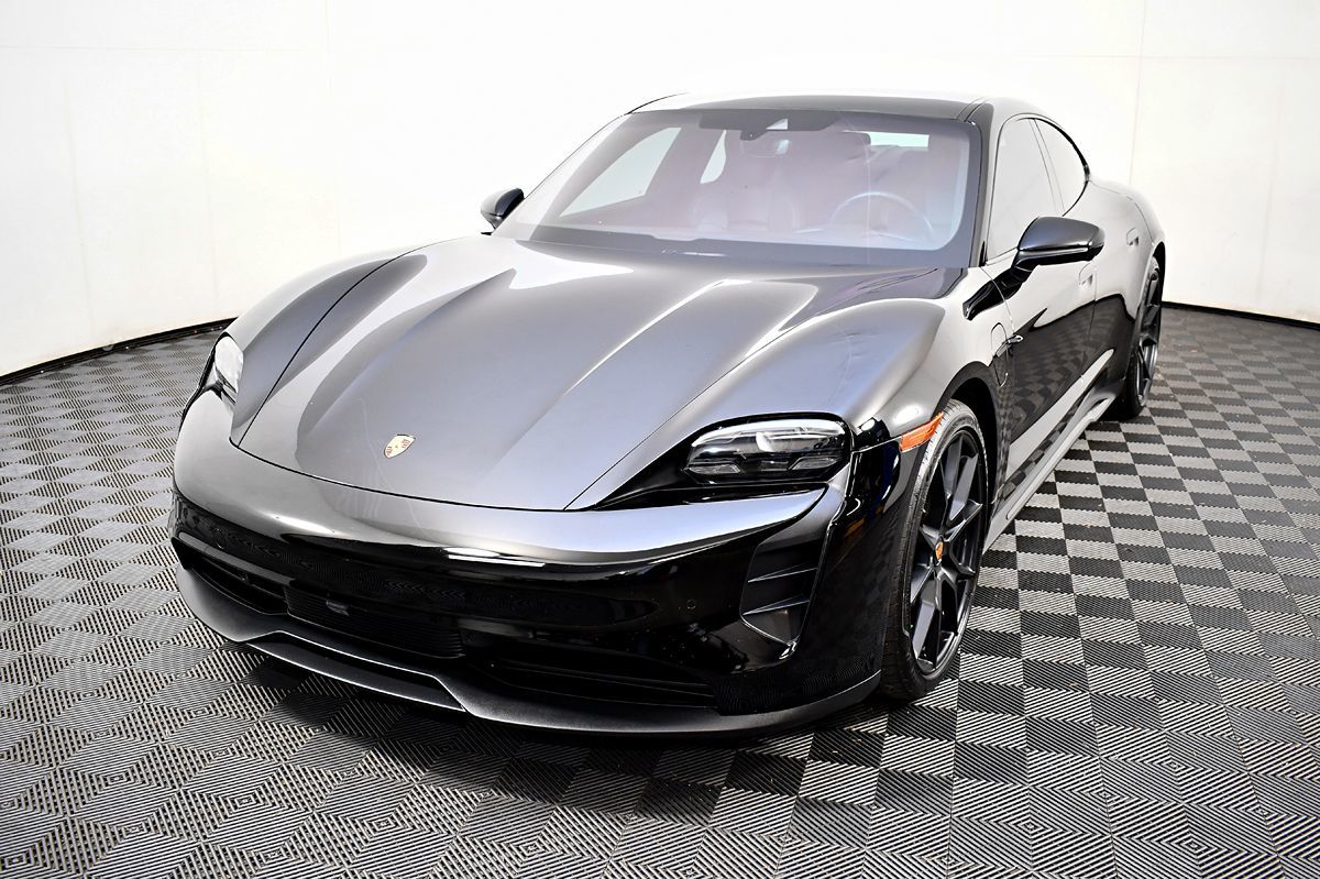 2023 Porsche Taycan GTS photo 2