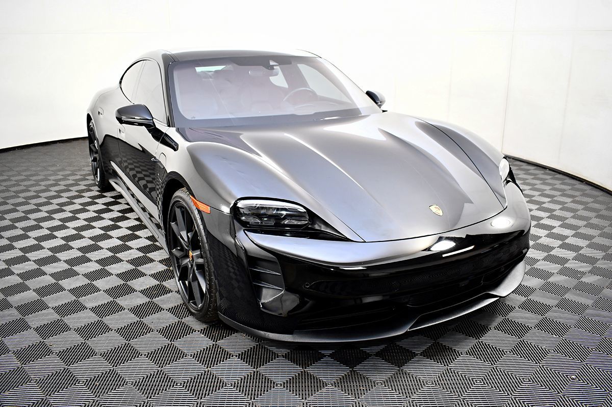 2023 Porsche Taycan GTS photo 4