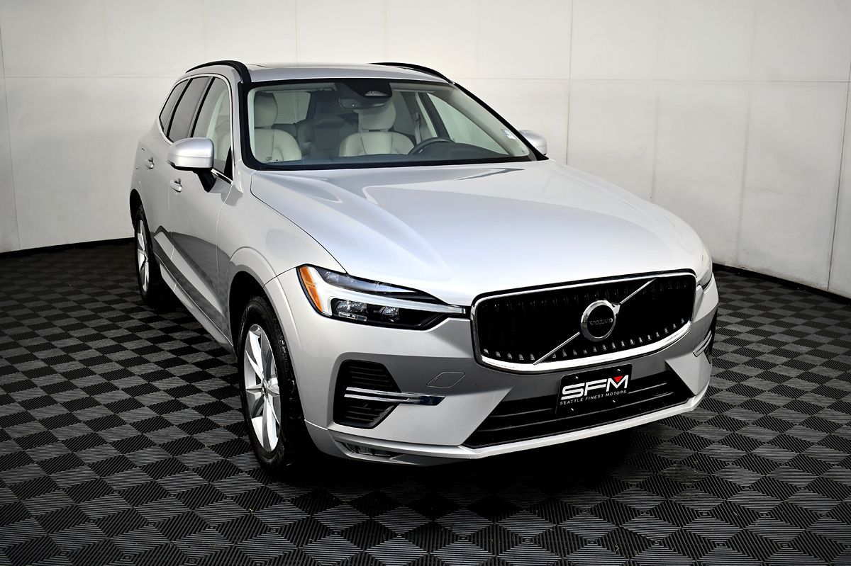 2022 Volvo XC60 Momentum photo 4