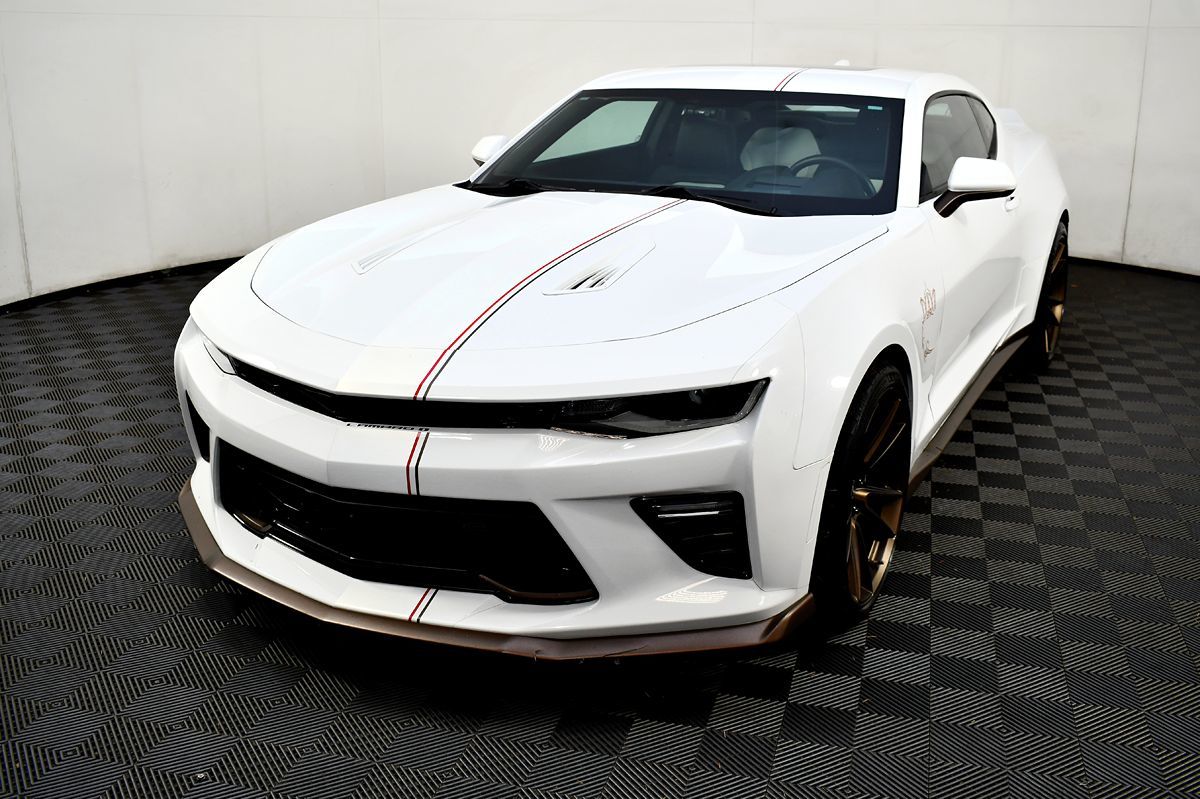 2017 Chevrolet Camaro 2SS photo 2