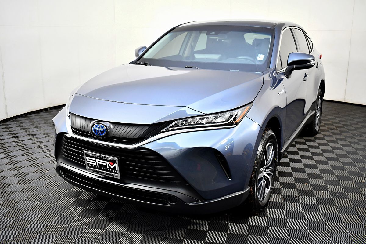 2021 Toyota Venza LE photo 2