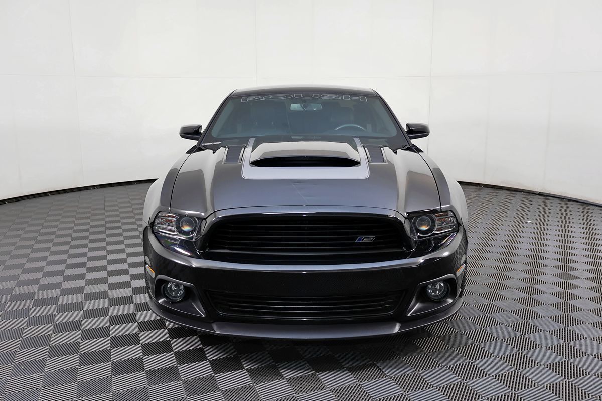2014 Ford Mustang GT Premium photo 3