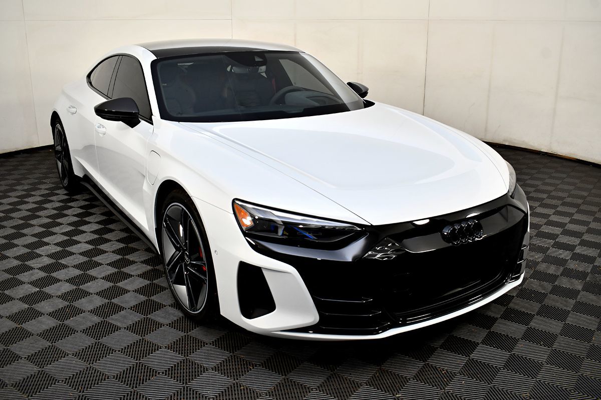 2022 Audi RS e-tron GT Base photo 4